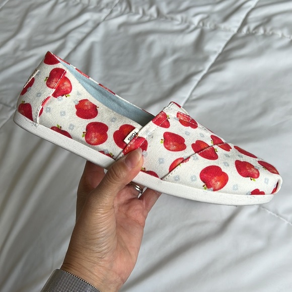 Toms x Once upon a farm shoes - Picture 2 of 4